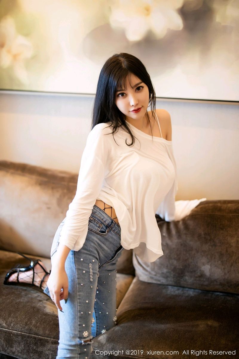 秀人网性感女神杨晨晨sugar丝袜美腿女秘书装扮情节剧情写真