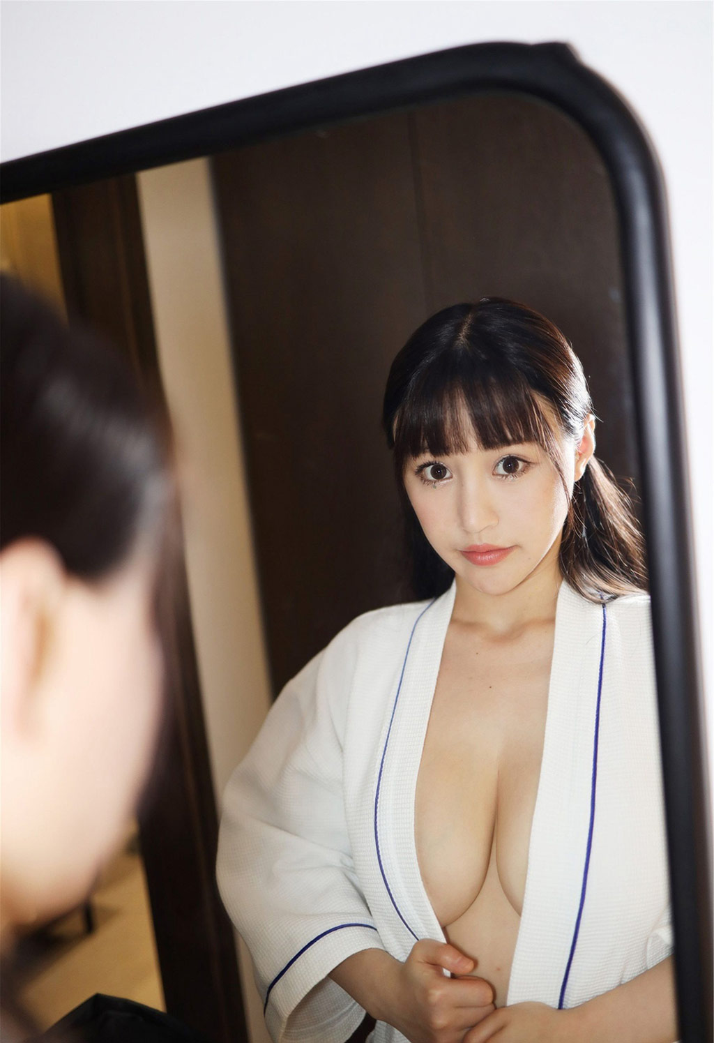 朱可儿呼之欲出的美胸屏霸