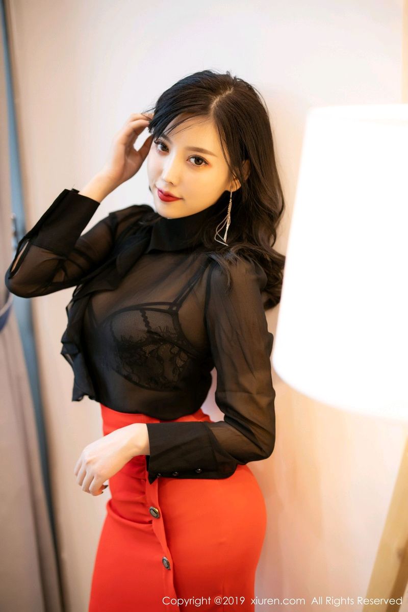 秀人网性感女神杨晨晨sugar黑丝美腿透视内衣诱惑套图