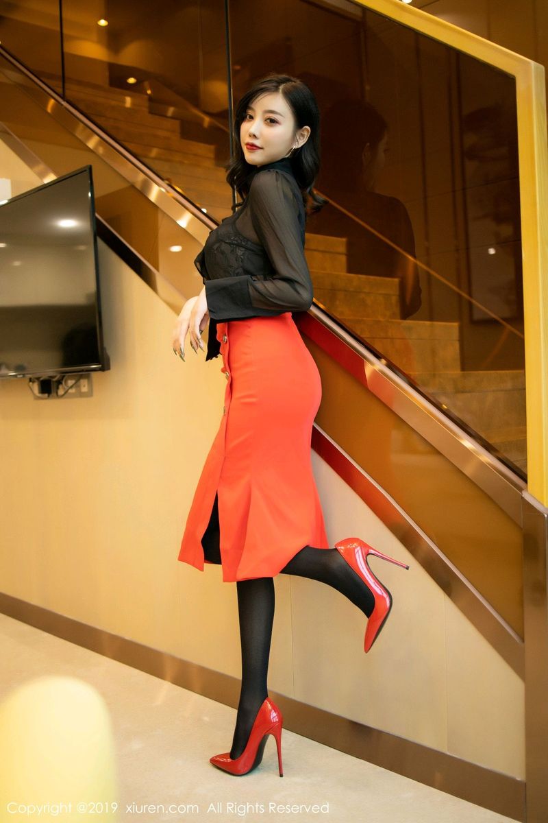 秀人网性感女神杨晨晨sugar黑丝美腿透视内衣诱惑套图