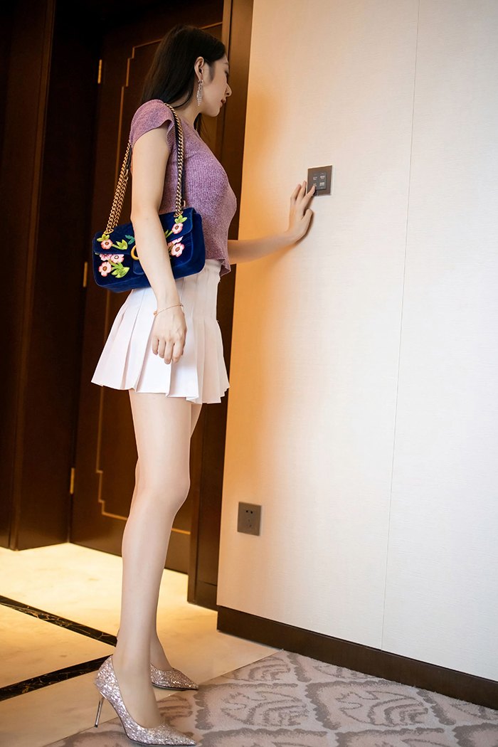 极品御姐小热巴周末陪你共度良辰