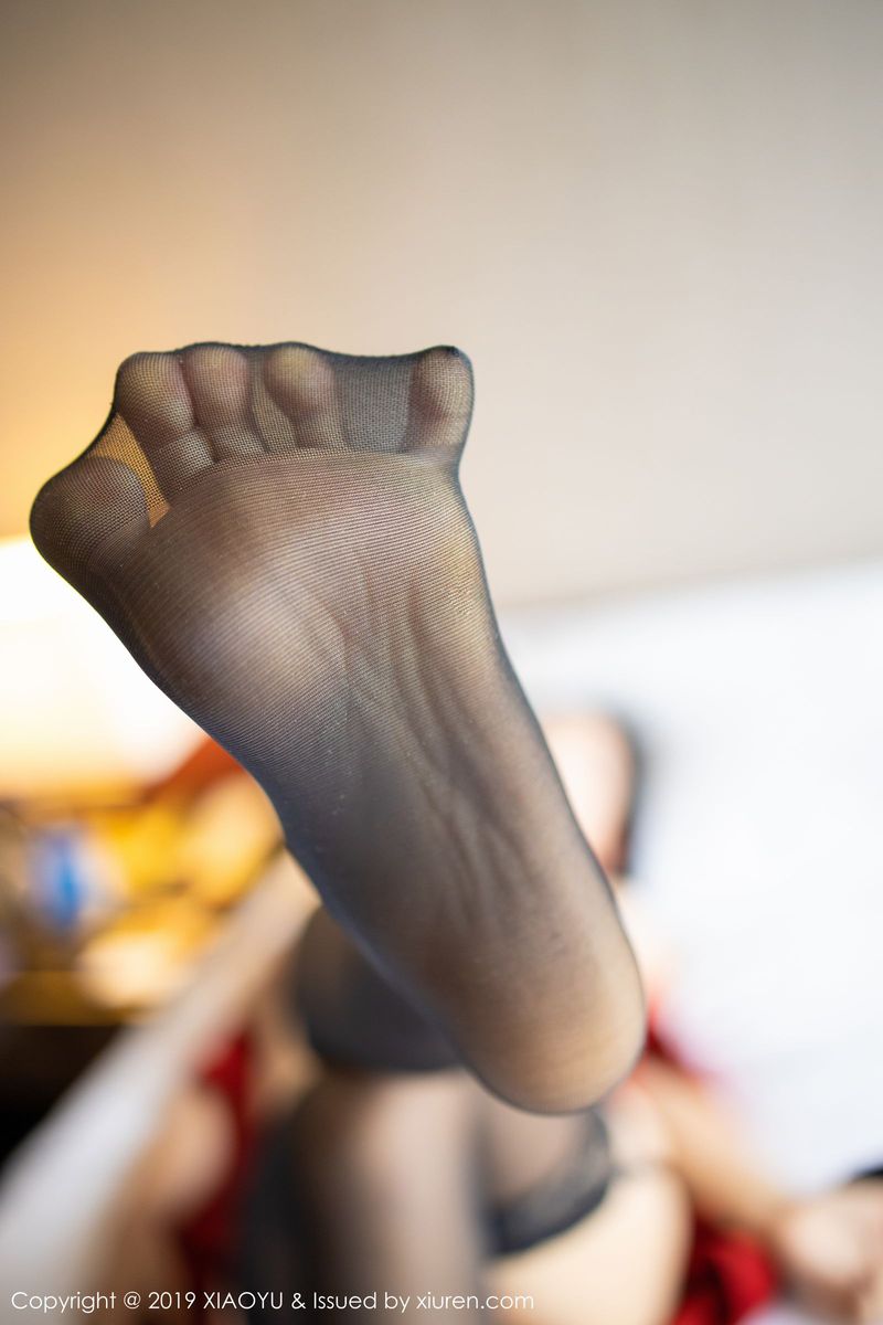 语画界性感女神nova李雅黑丝美腿猩红长裙内衣诱惑美图