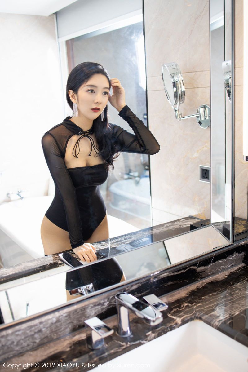 语画界性感女神Angela小热巴黑丝美腿灵动诱人极品套图