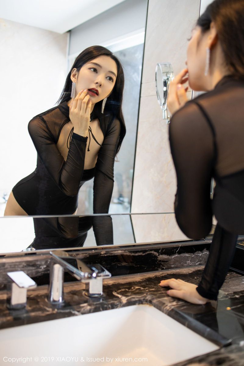 语画界性感女神Angela小热巴黑丝美腿灵动诱人极品套图