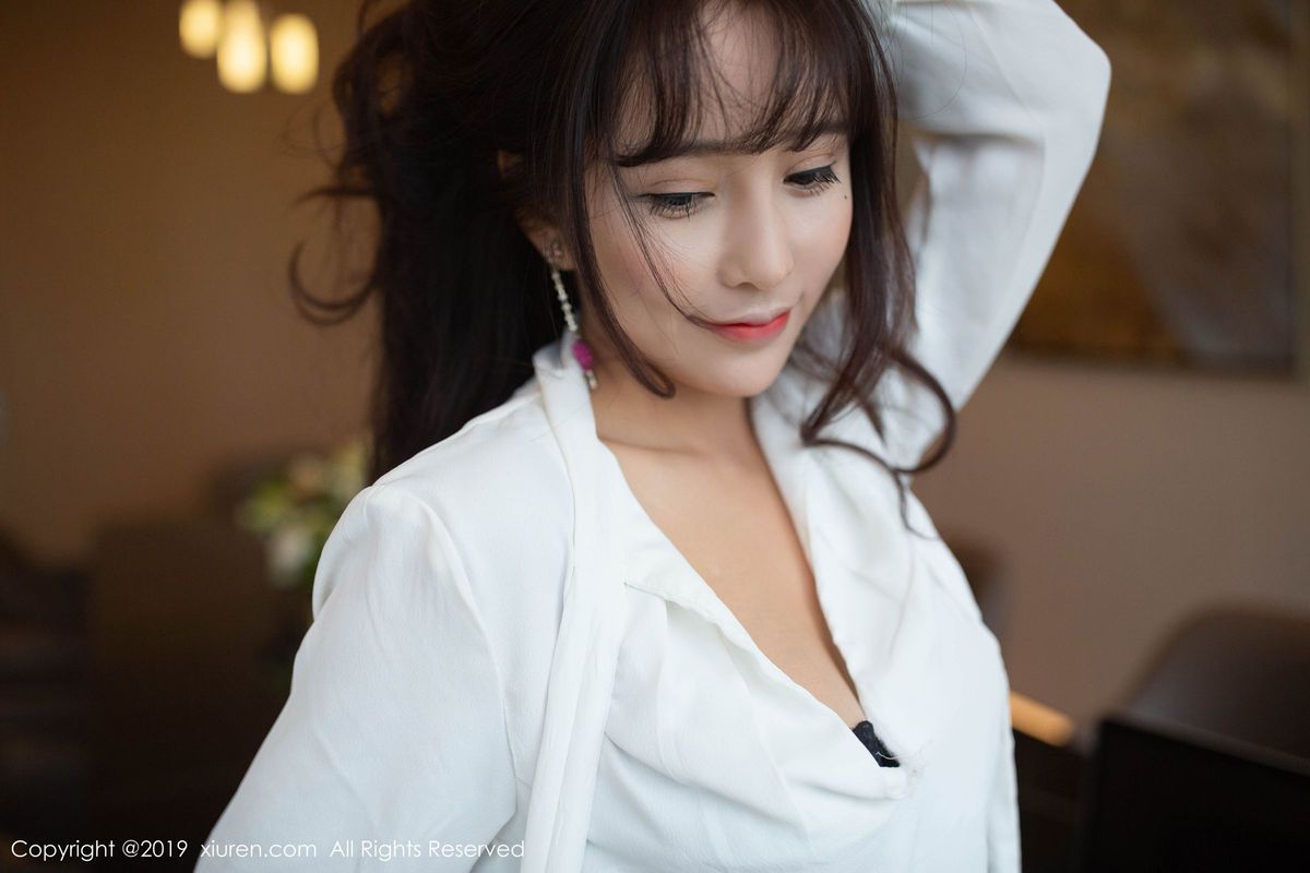 秀人网美女模特陶喜乐_lele白衬衫黑丝美腿内衣诱惑靓丽写真