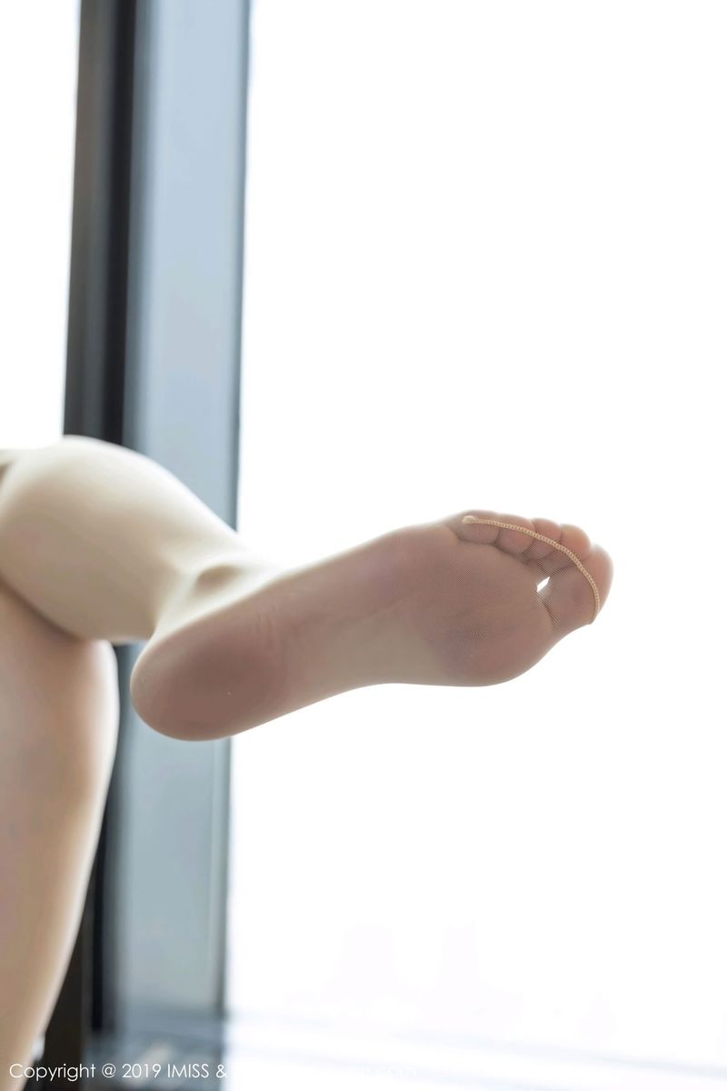 爱蜜社性感美女梦心玥丝袜美腿古典旗袍内衣诱惑极致写真