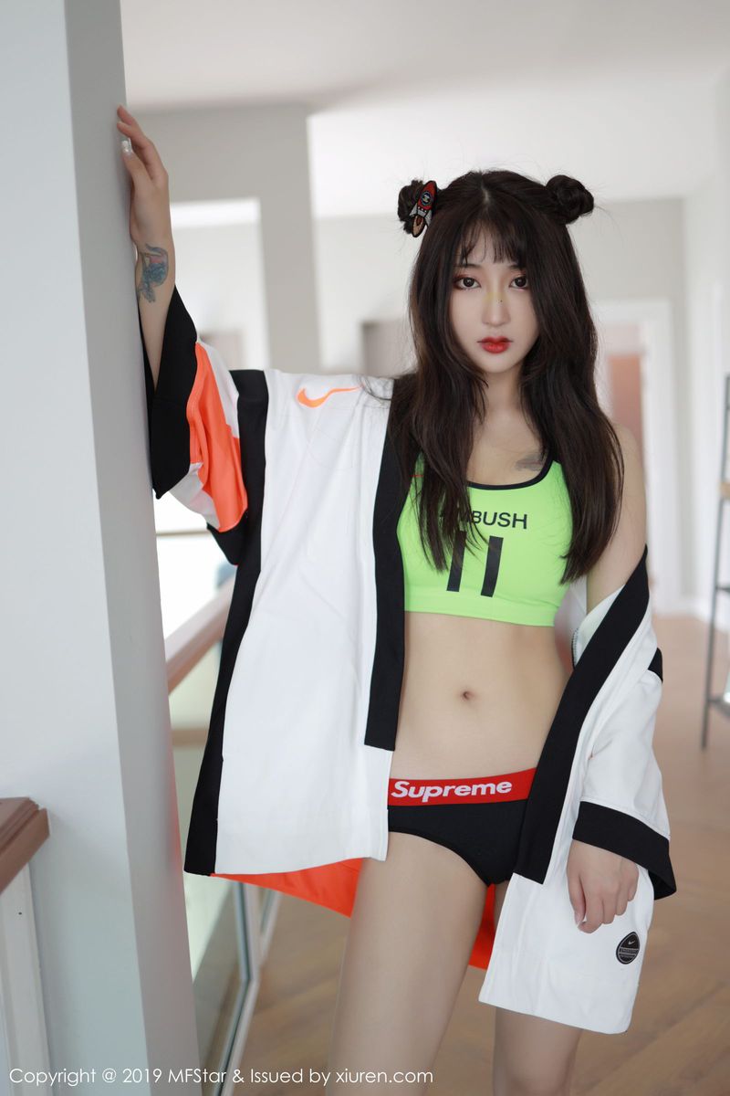 模范学院美女模特Betty林子欣运动风系列内衣诱惑清迈旅拍