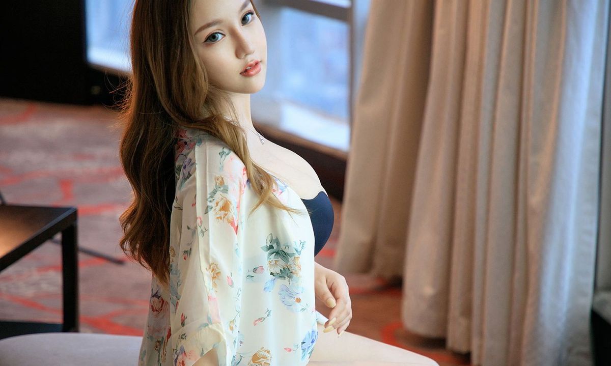 尤果网美女模特小苑嫣比基尼诱惑美艳是她镇店之宝写真