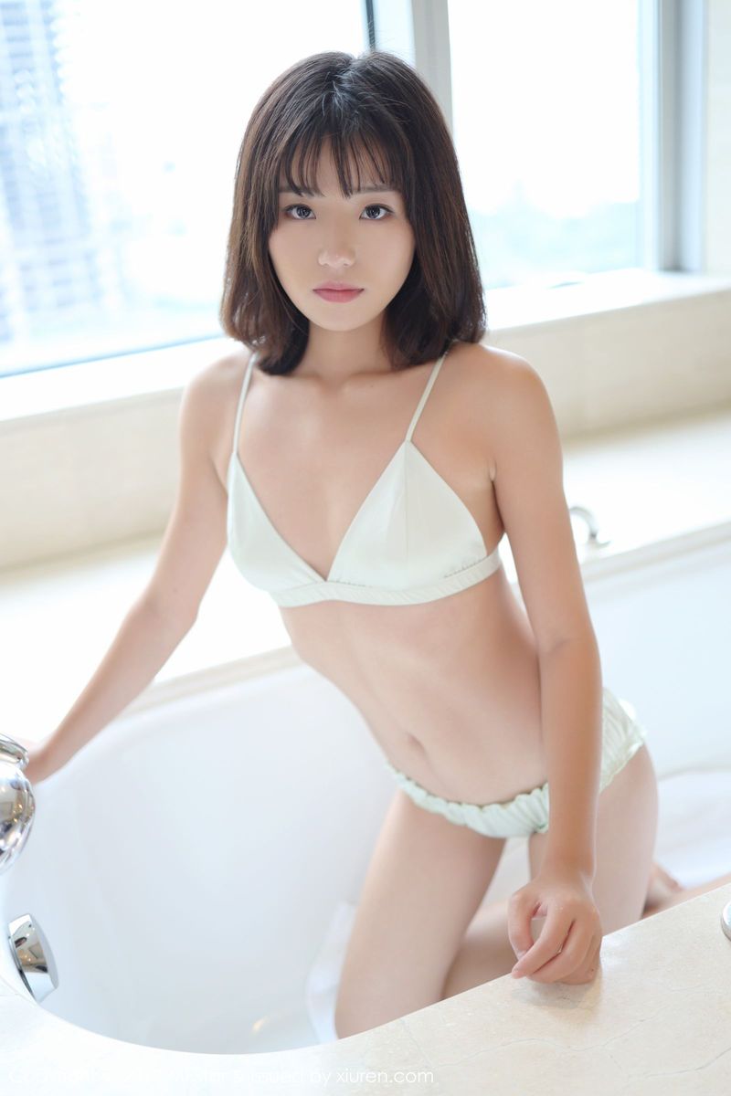 模范学院美女模特仓井优香私房内衣与浴室浴巾系列写真
