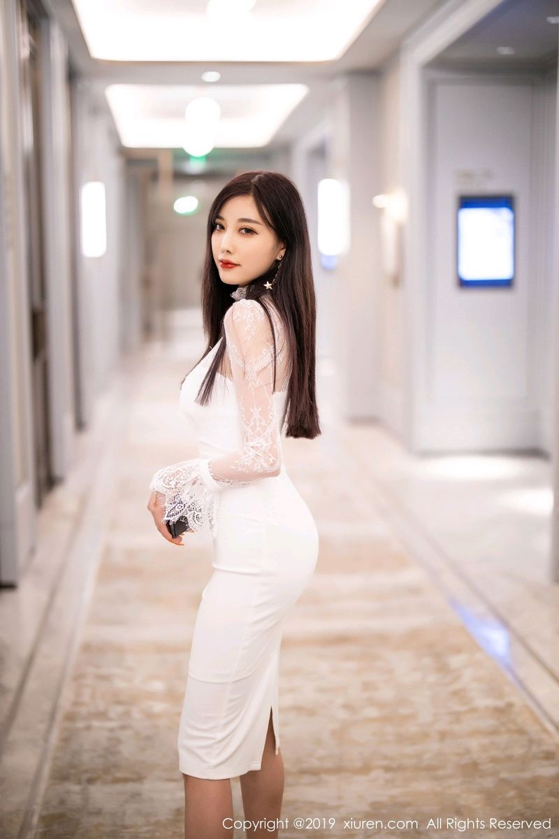 秀人网性感女神杨晨晨sugar典雅长裙修长美腿足量魅惑写真