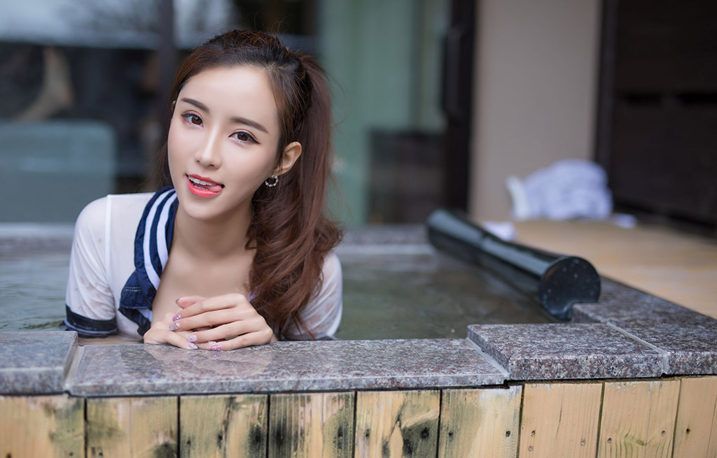 猫宝温泉水滑洗凝脂湿身诱惑