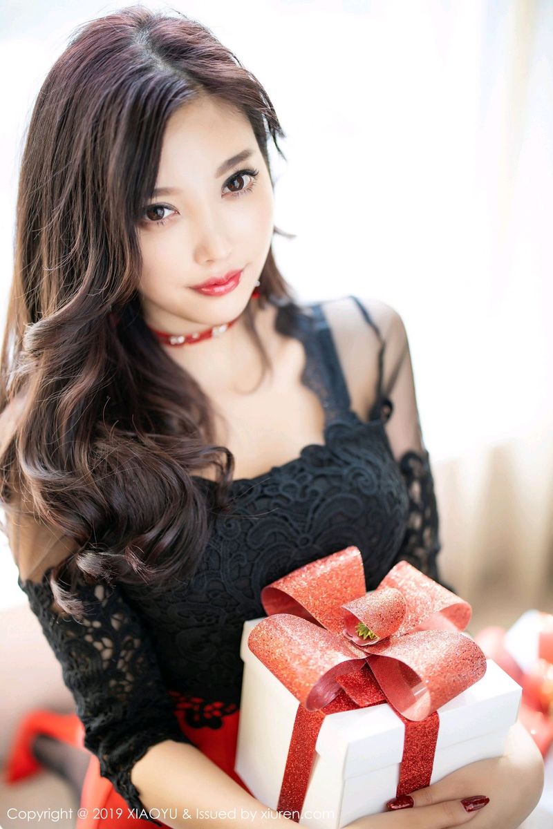 语画界性感女神杨晨晨sugar黑丝美腿内衣诱惑圣诞主题写真