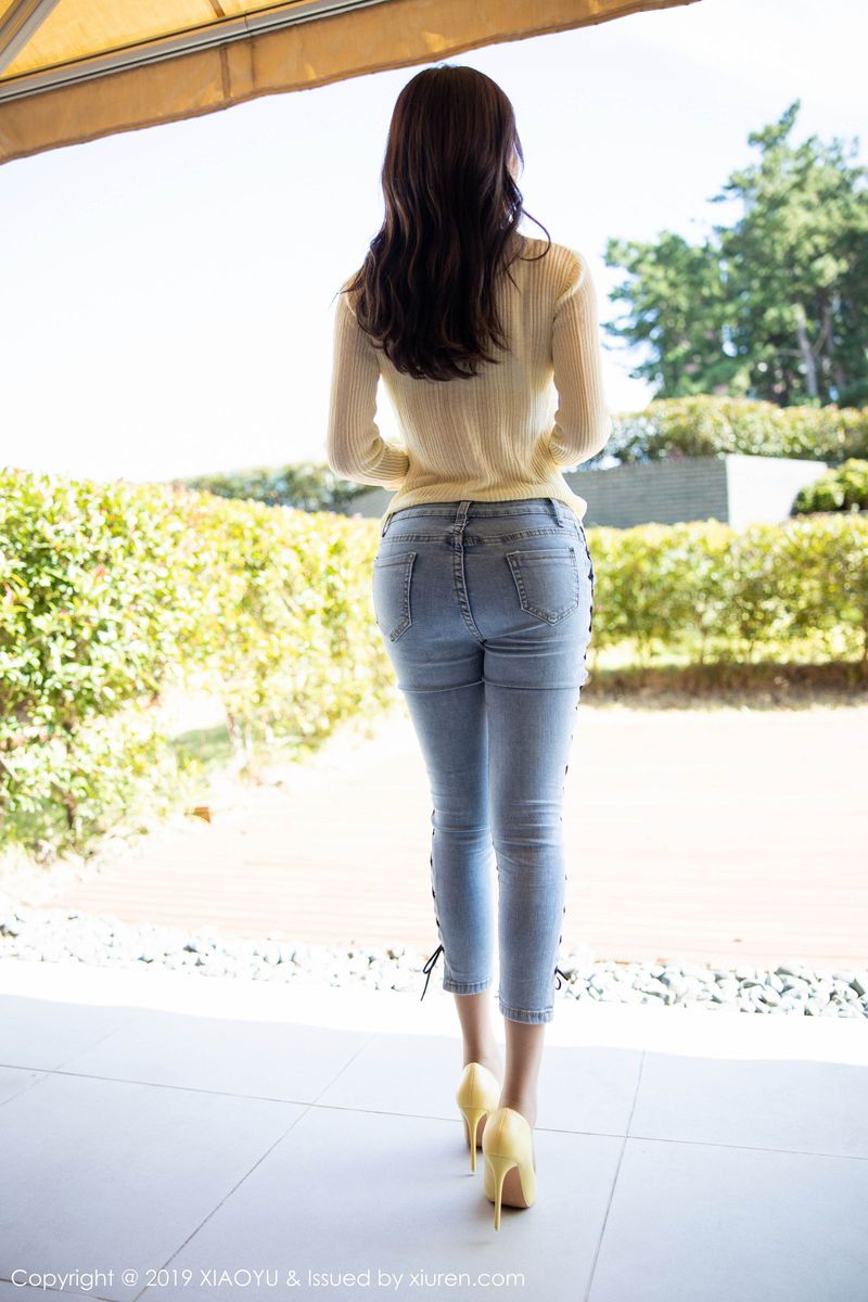 语画界性感女神芝芝Booty肉色丝袜内衣诱惑济州岛足量旅拍