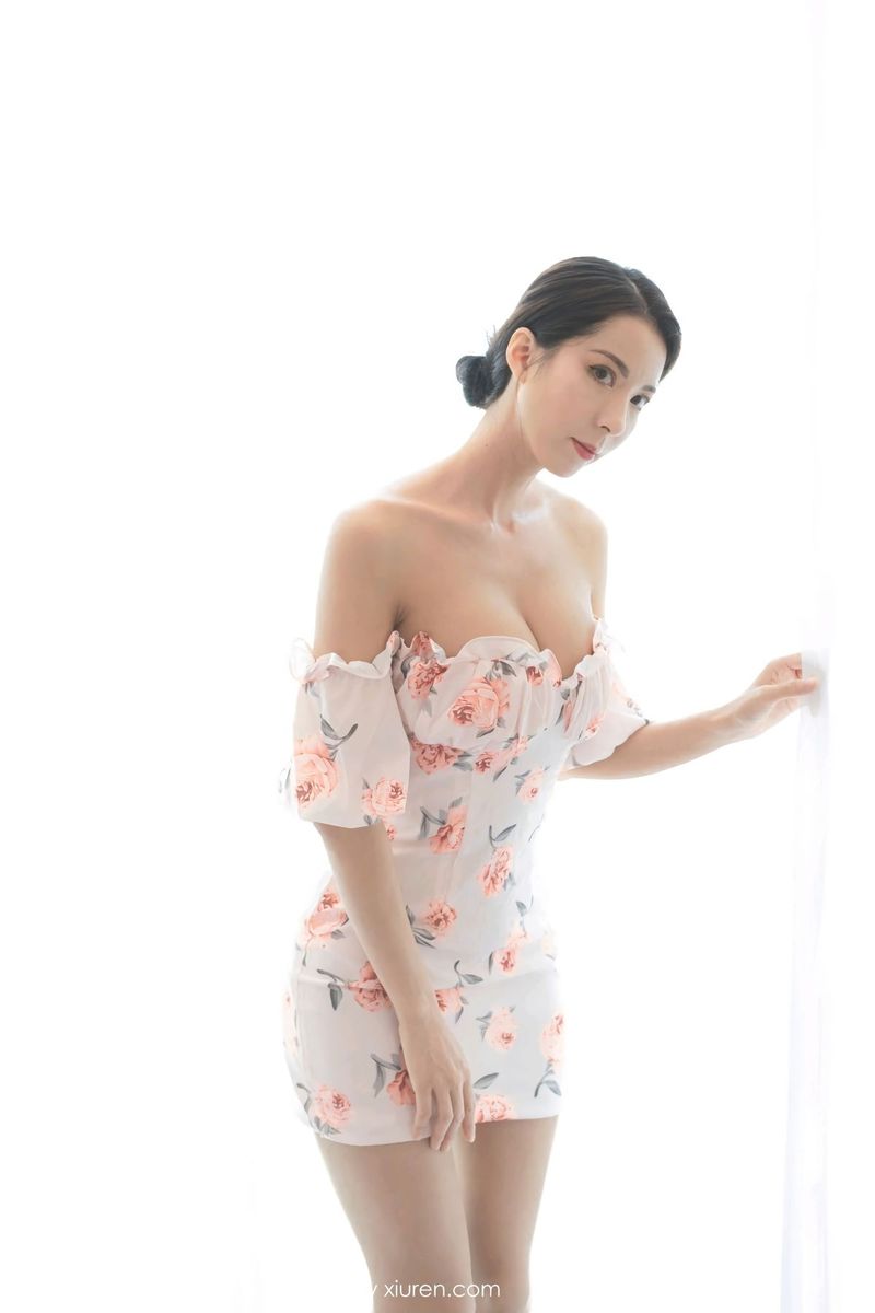 爱蜜社性感女神陈良玲Carry丝袜美腿内衣诱惑气质撩人写真