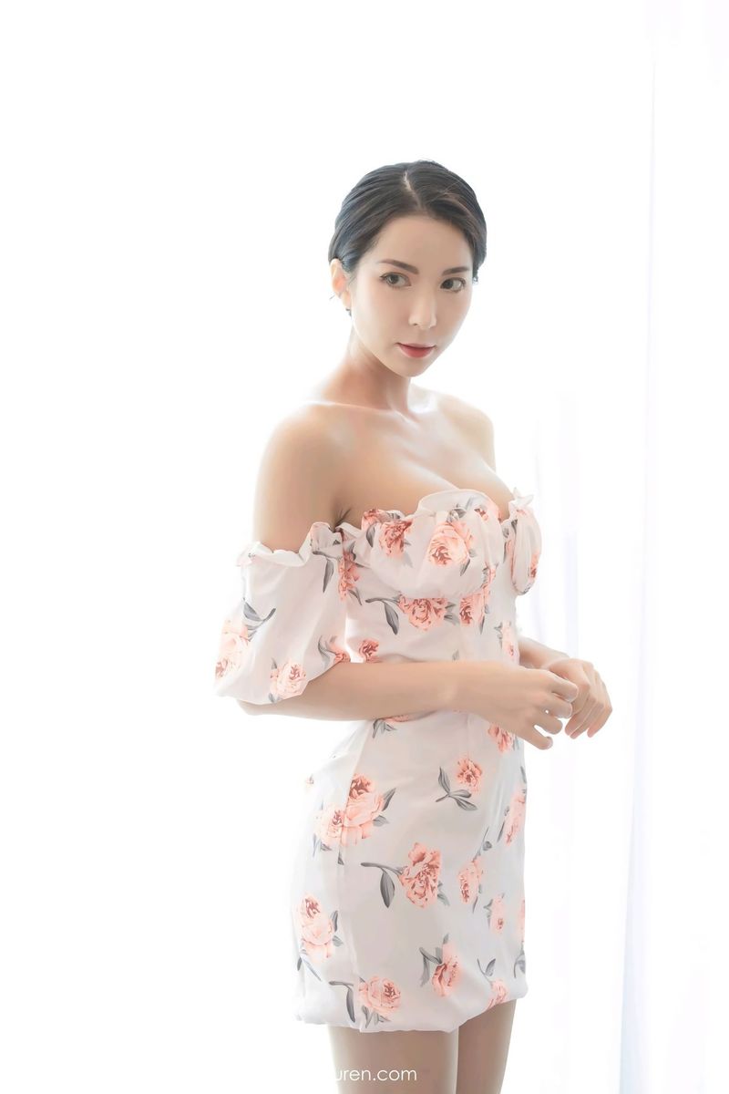 爱蜜社性感女神陈良玲Carry丝袜美腿内衣诱惑气质撩人写真