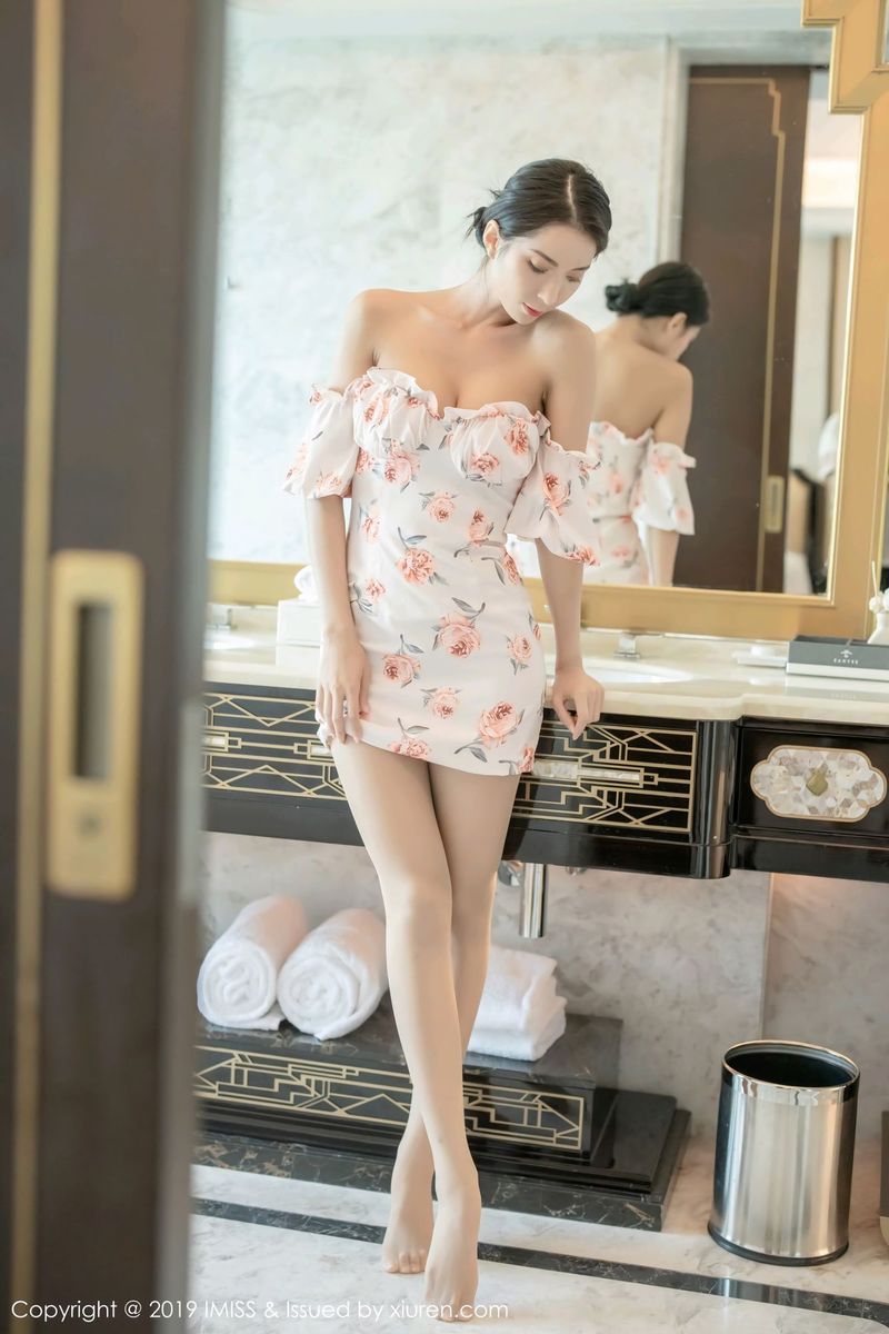 爱蜜社性感女神陈良玲Carry丝袜美腿内衣诱惑气质撩人写真