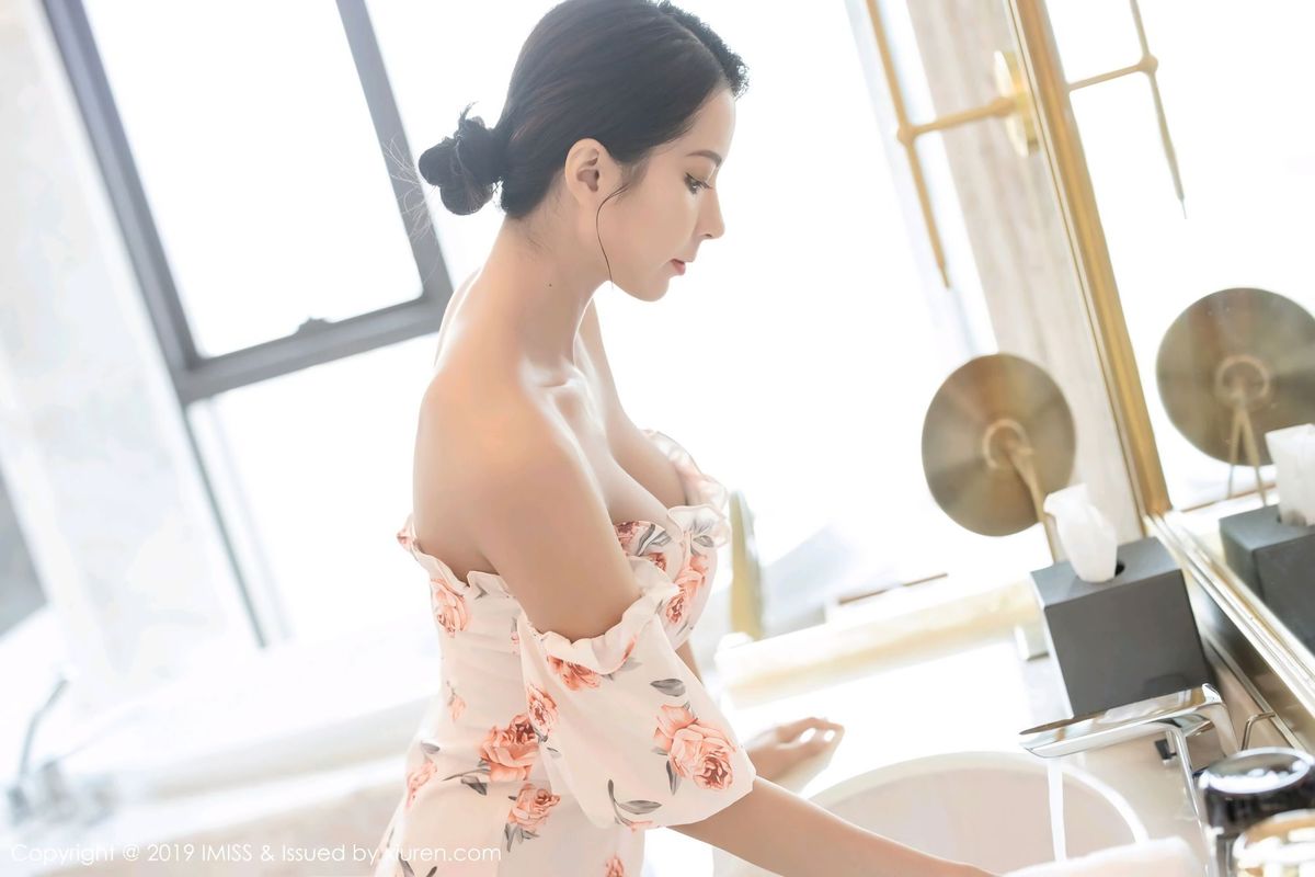 爱蜜社性感女神陈良玲Carry丝袜美腿内衣诱惑气质撩人写真