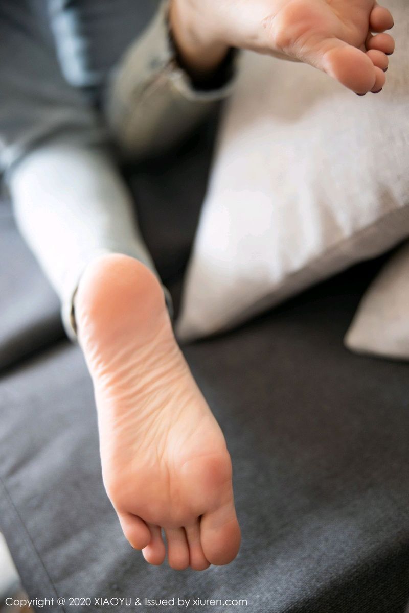 语画界性感女神杨晨晨sugar牛仔长腿高耸雪峰济州岛旅拍