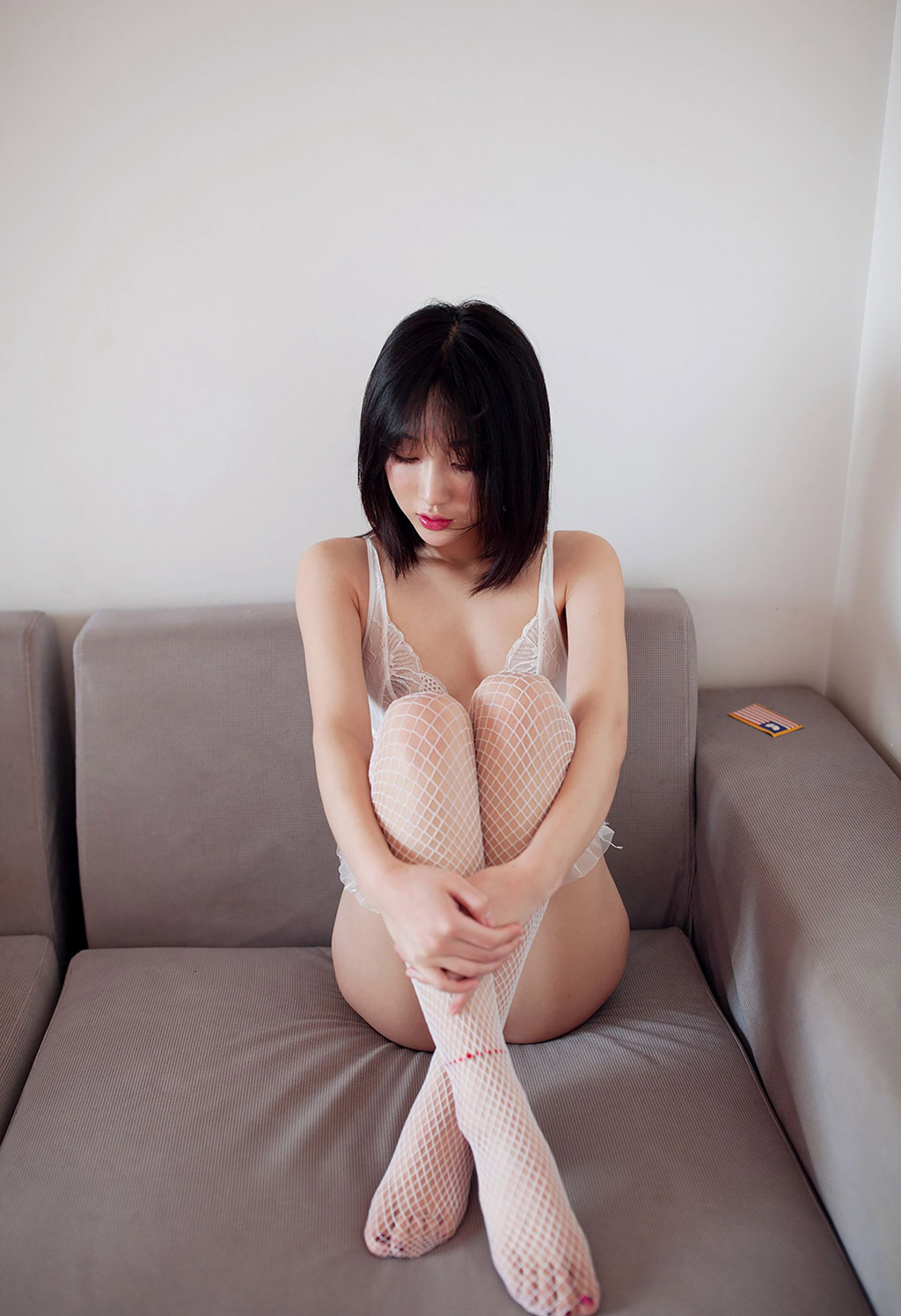 小九月性感内衣下玲珑娇媚香体