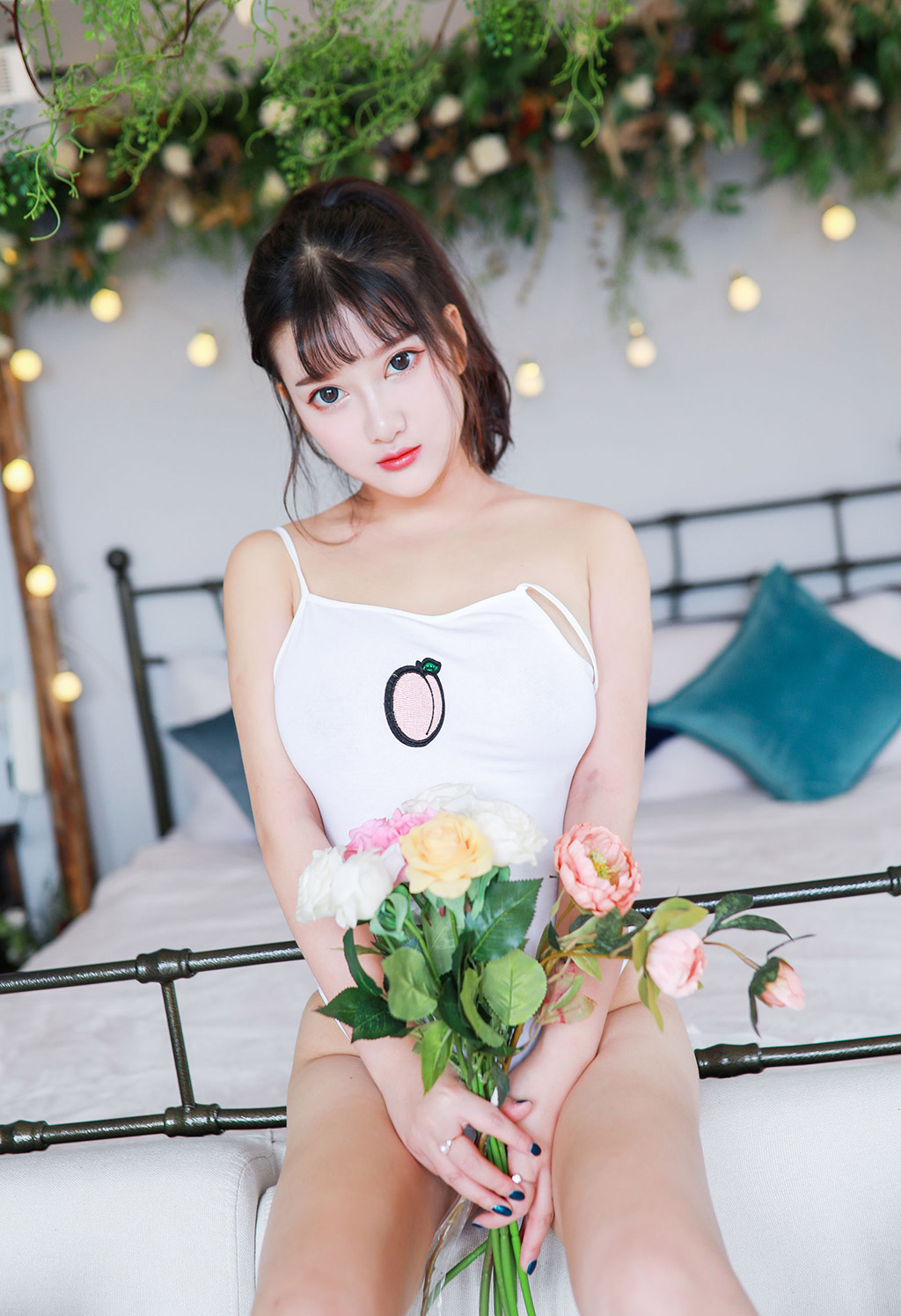 长相甜美的小尤奈真正的童颜巨乳