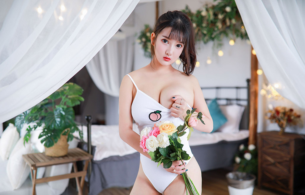 长相甜美的小尤奈真正的童颜巨乳