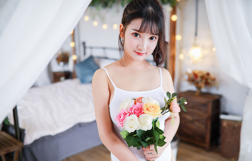 长相甜美的小尤奈真正的童颜巨乳