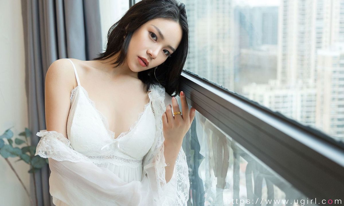 尤果网美女模特予念纯白蕾丝吊裙修长美腿完美身姿美图