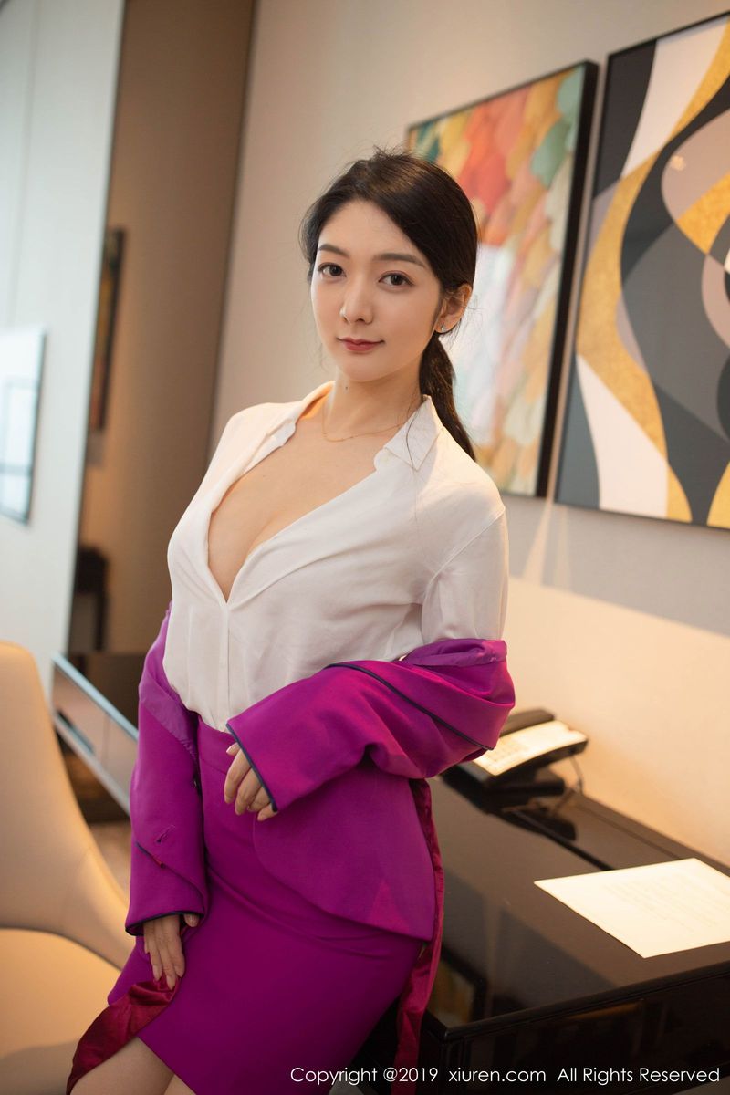 秀人网性感女神Angela小热巴空姐制服丝袜美腿足量视觉写真
