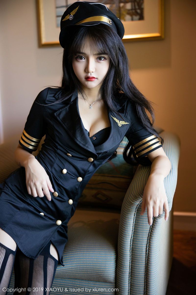 语画界美女模特Miko酱黑丝美腿女警制服扣人心足量性感写真