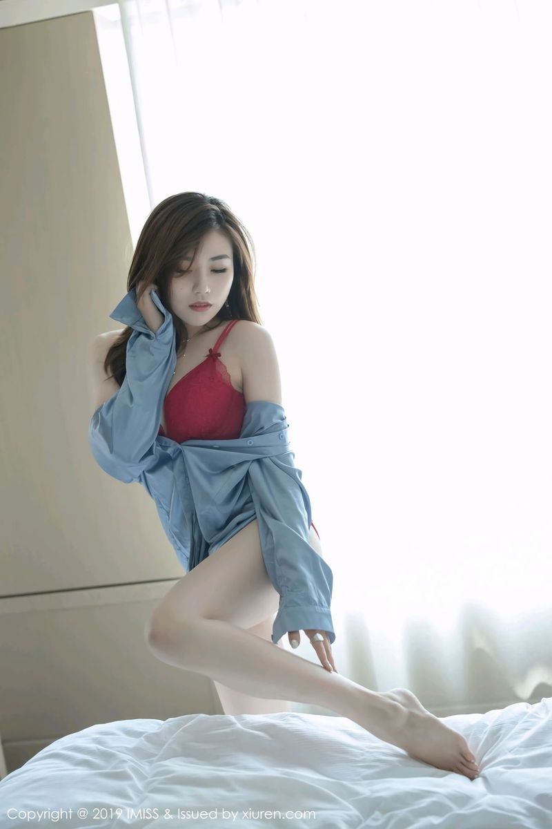 爱蜜社性感女神许诺Sabrina销魂美腿袜控福利足量美感写真