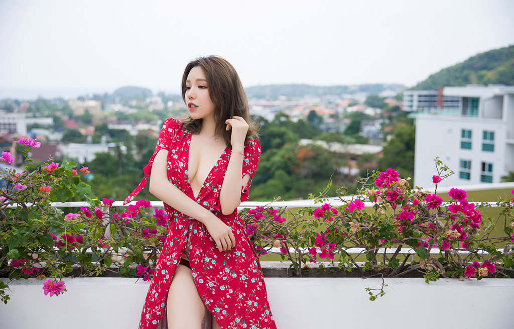 性感黄楽然娇羞的长裙美腿女神