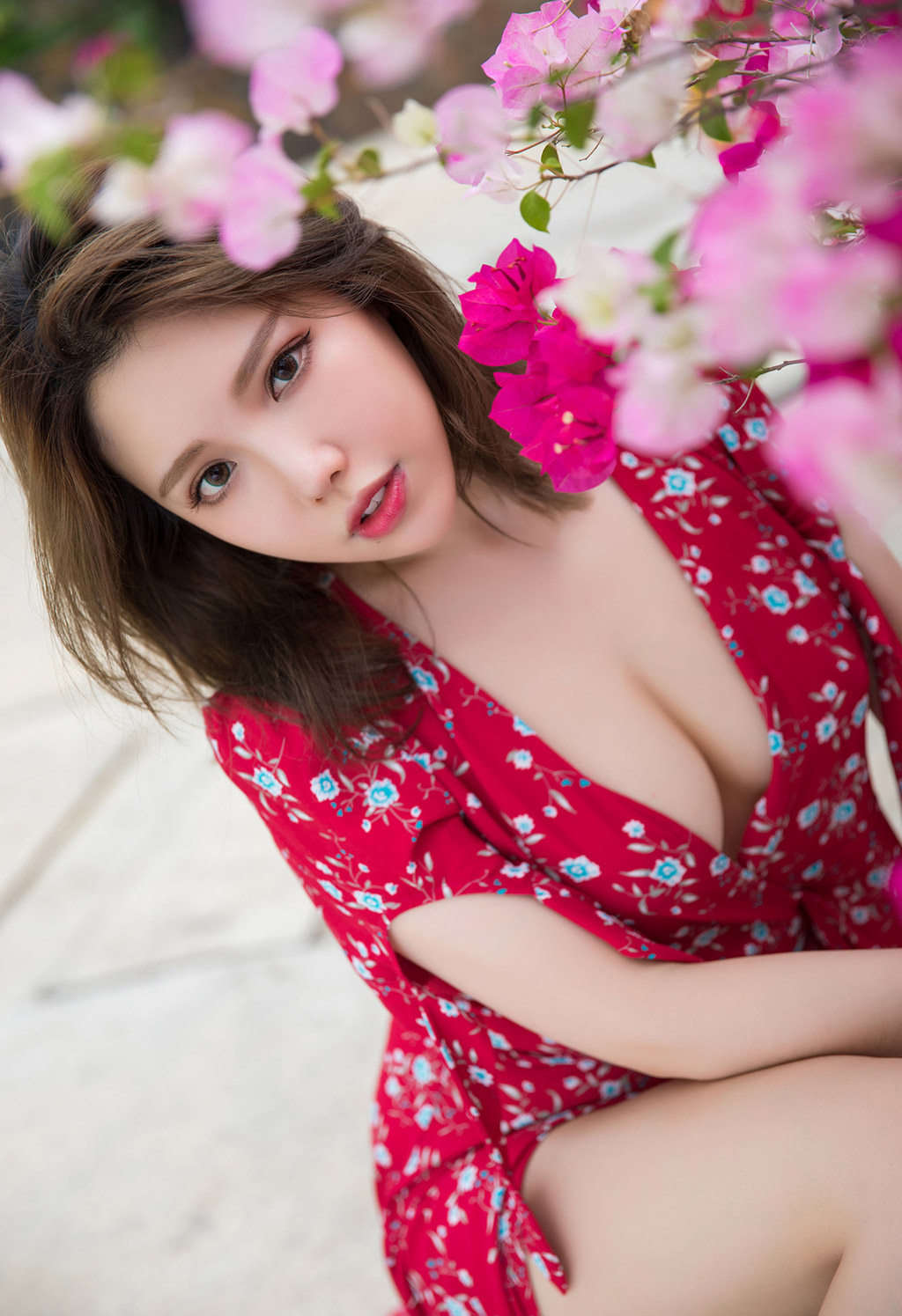 性感黄楽然娇羞的长裙美腿女神