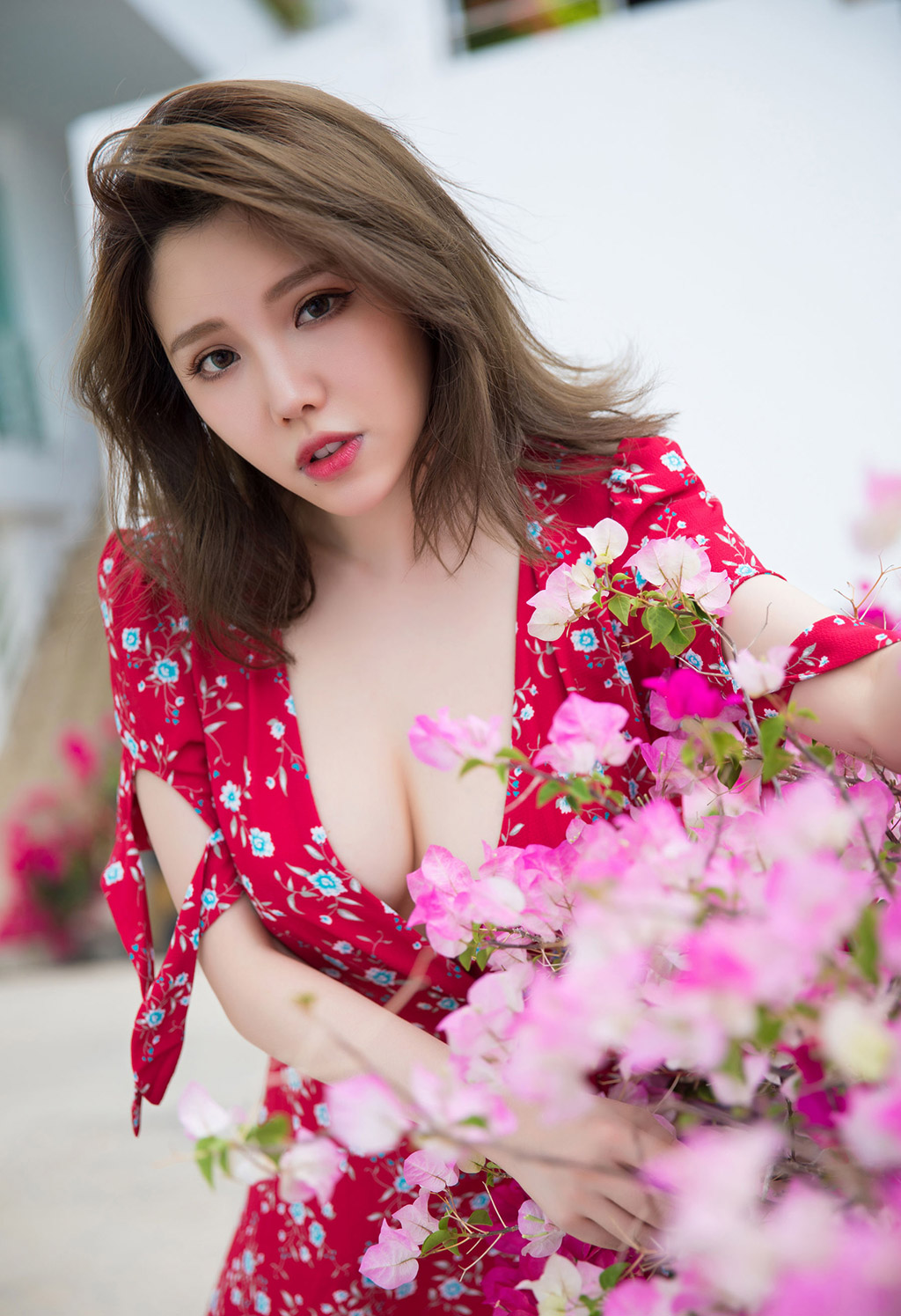 性感黄楽然娇羞的长裙美腿女神