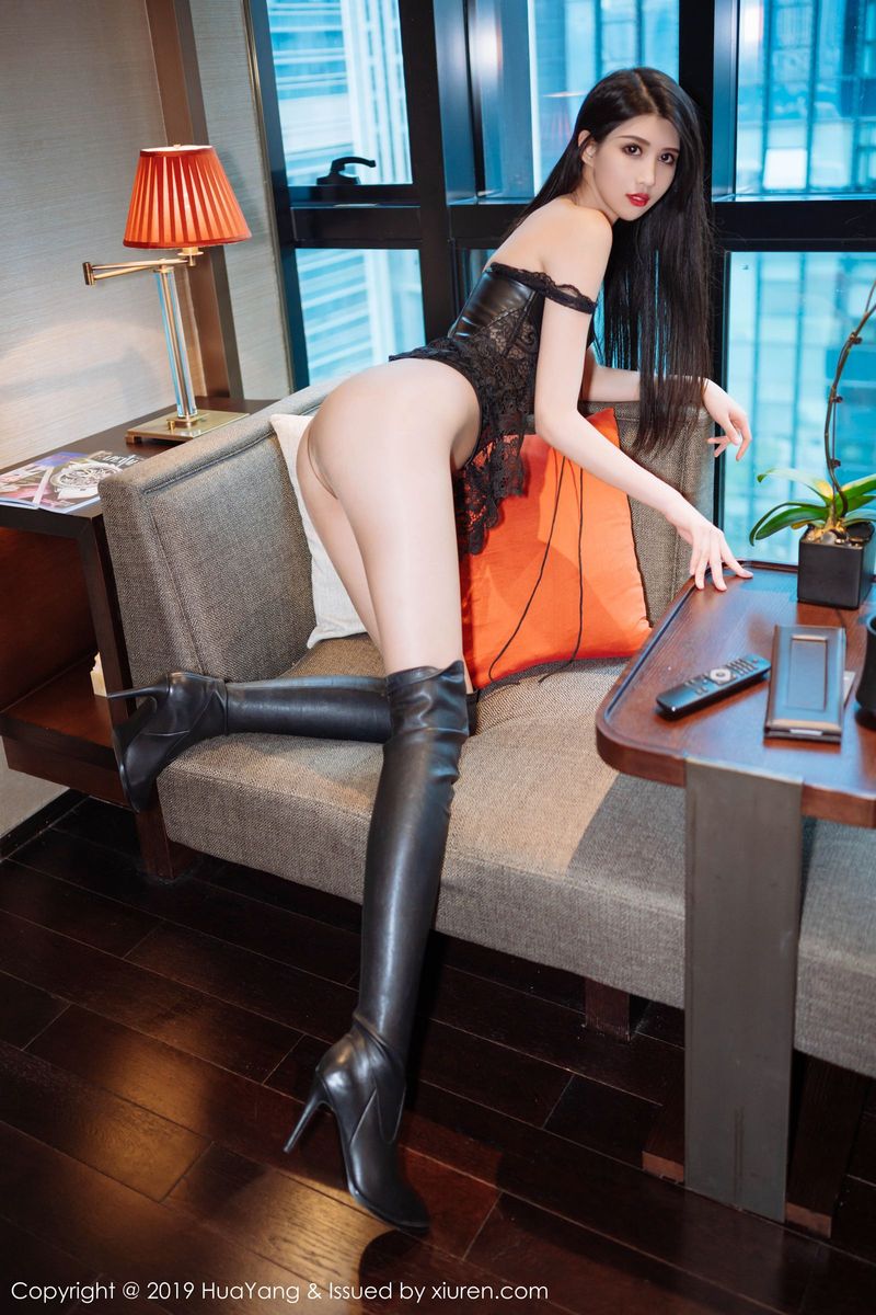 花漾写真性感女神哈尼宝宝黑丝美腿高筒鞋重庆心愿旅拍