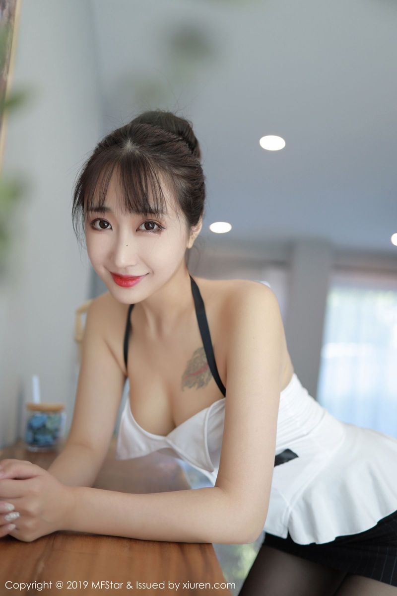 模范学院美女模特Betty林子欣极致黑丝美腿诱惑泰国清迈旅拍