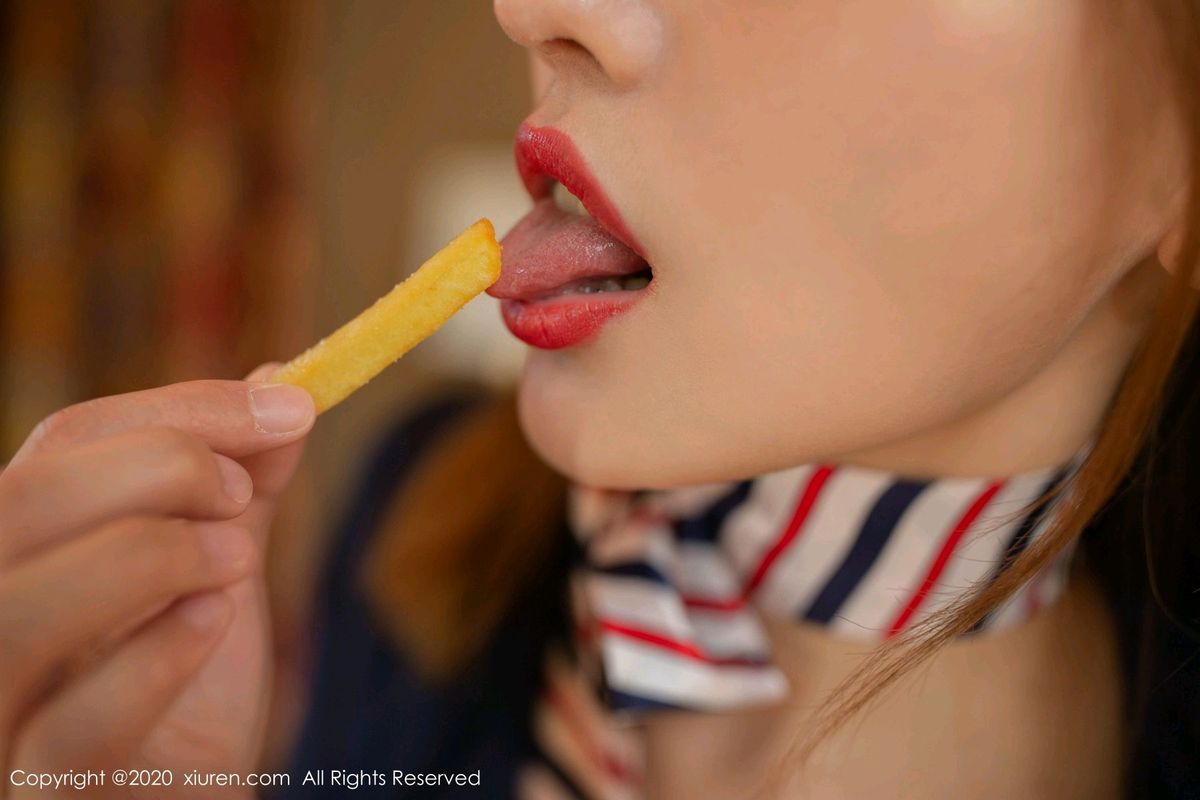 秀人网性感姐妹花就是阿朱啊&陆萱萱黑丝美腿制服诱惑写真