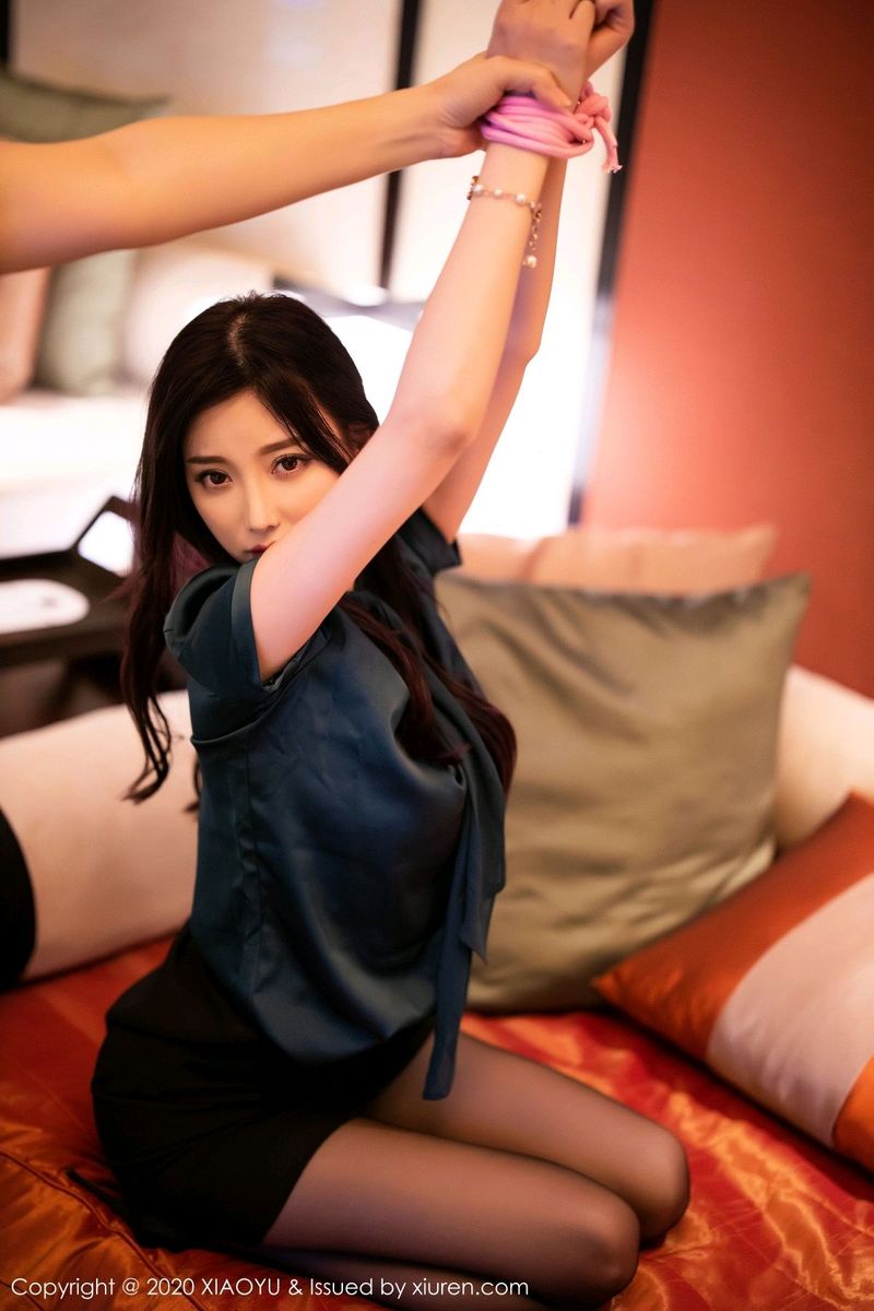 语画界性感女神杨晨晨sugar黑丝美腿捆绑蒙面澳门私房旅拍