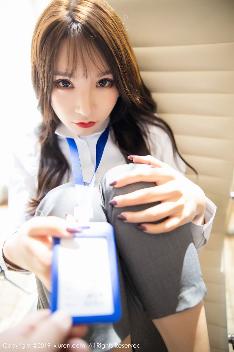 秀人网性感女神周于希Sandy职场OL制服私房诱惑剧情写真