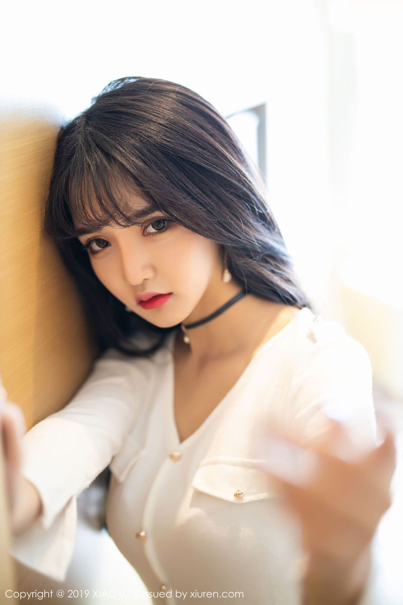 语画界性感女神Miko酱丝袜美腿&牛仔长裤主题双层魅惑美图