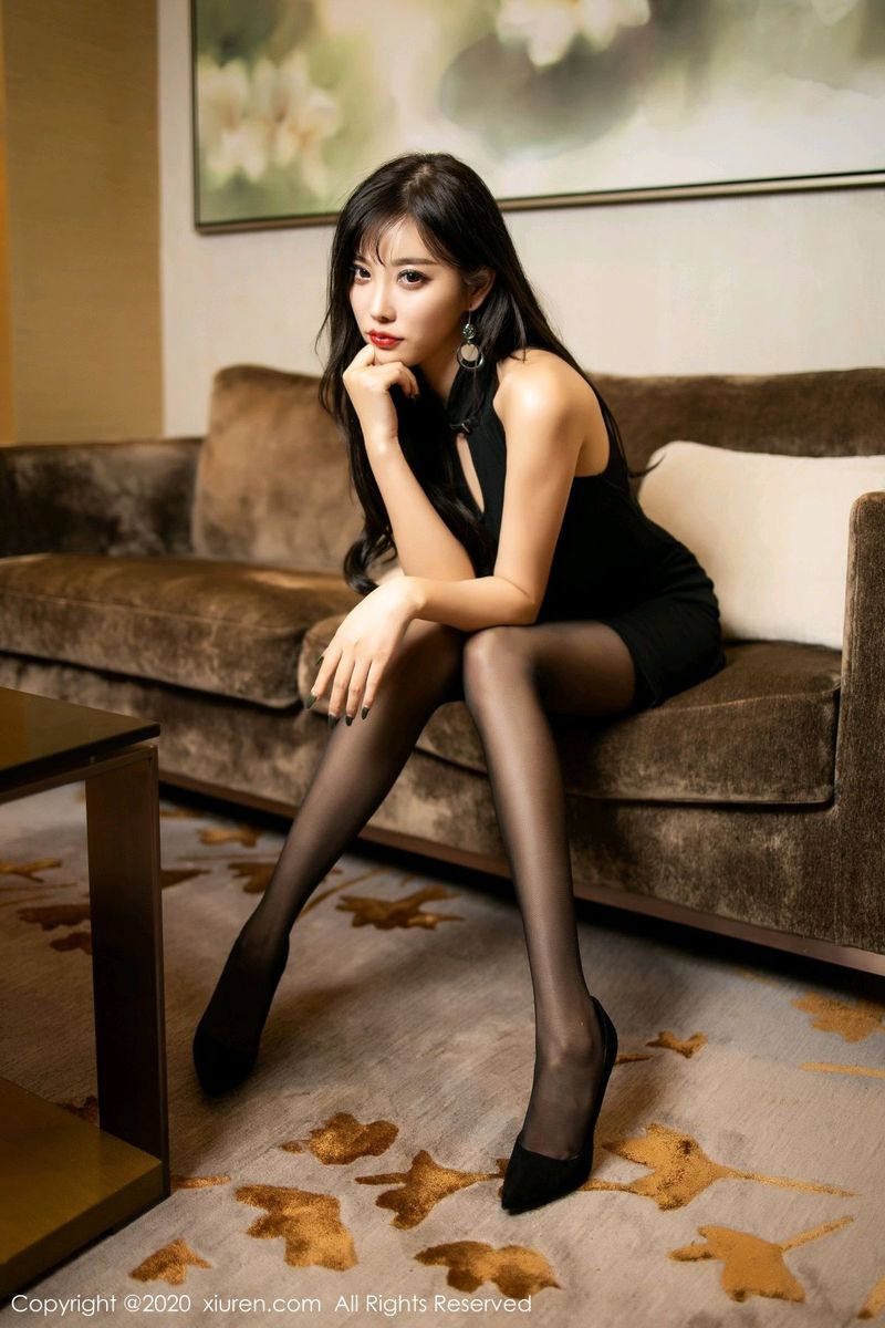 秀人网性感女神杨晨晨sugar古典旗袍黑丝美腿视觉魅惑写真