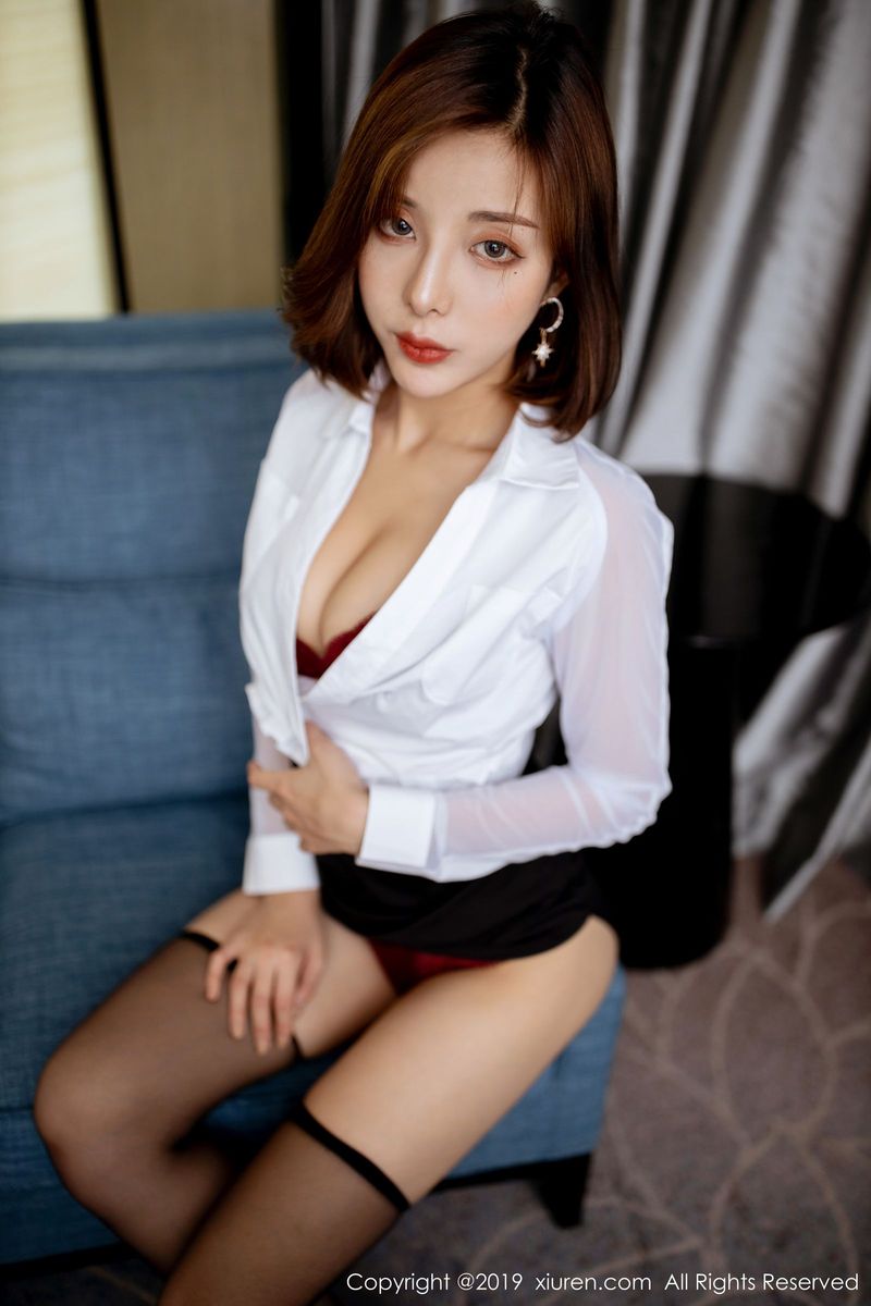 秀人网美女模特陈小喵白衬衫黑丝袜女秘书系列私房写真