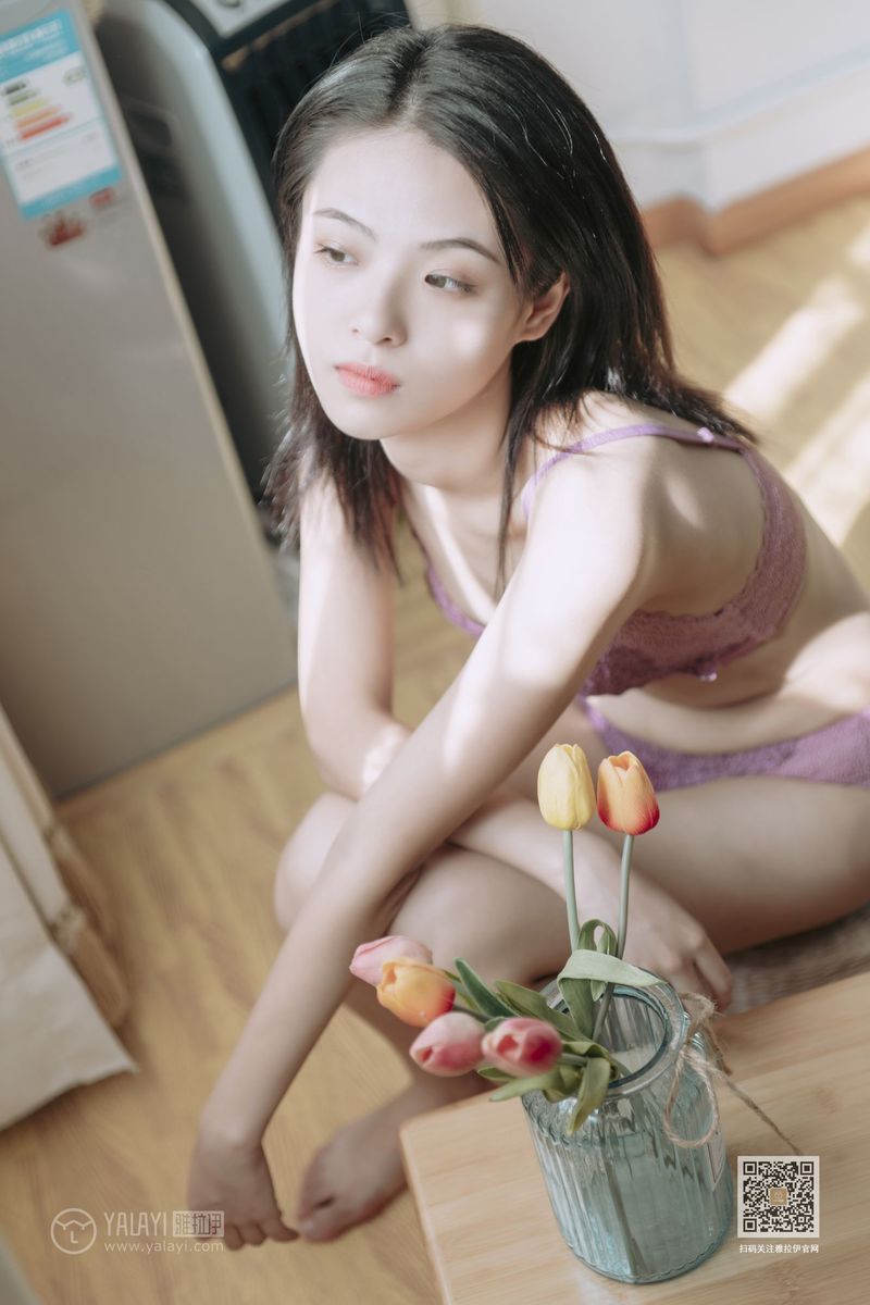 YALAYI雅拉伊美女模特含嫣蜜桃成熟时内衣诱惑养眼写真