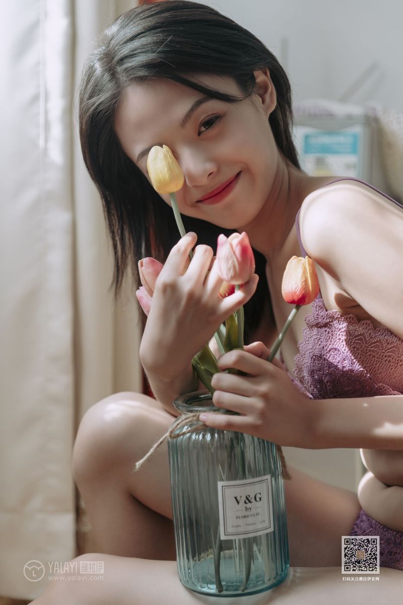 YALAYI雅拉伊美女模特含嫣蜜桃成熟时内衣诱惑养眼写真