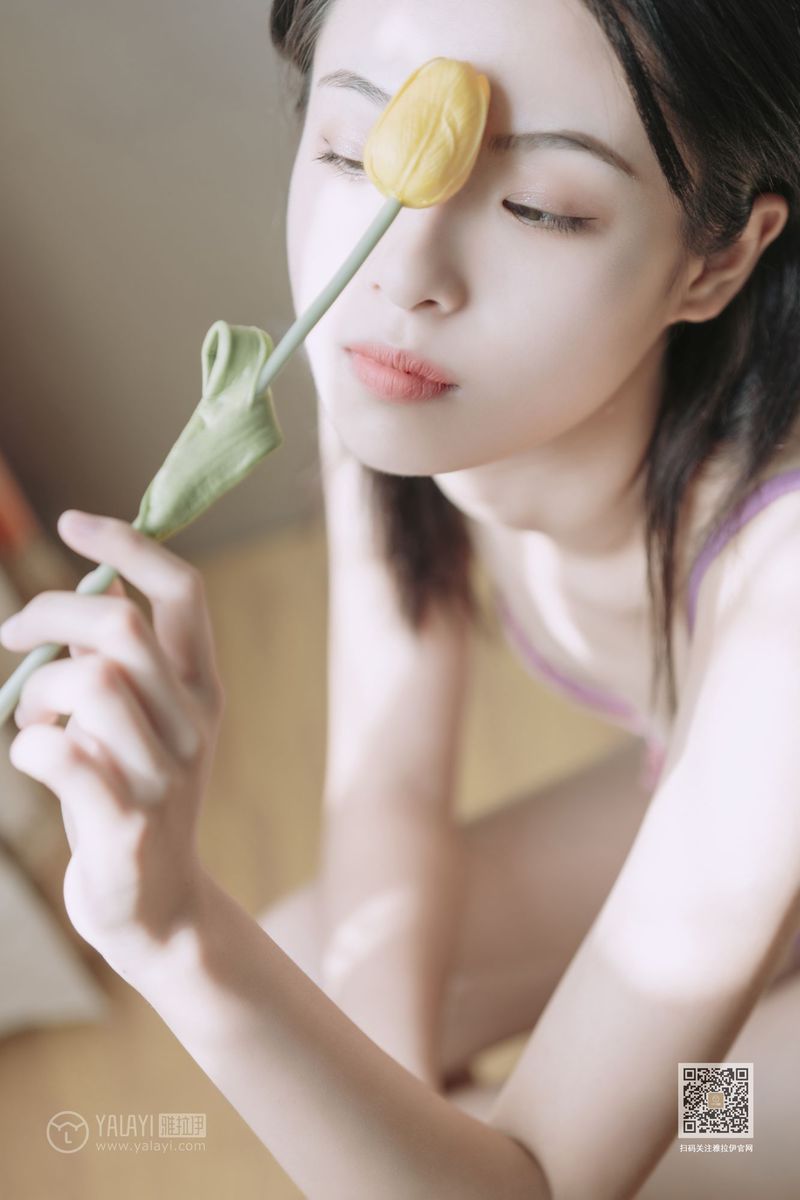 YALAYI雅拉伊美女模特含嫣蜜桃成熟时内衣诱惑养眼写真