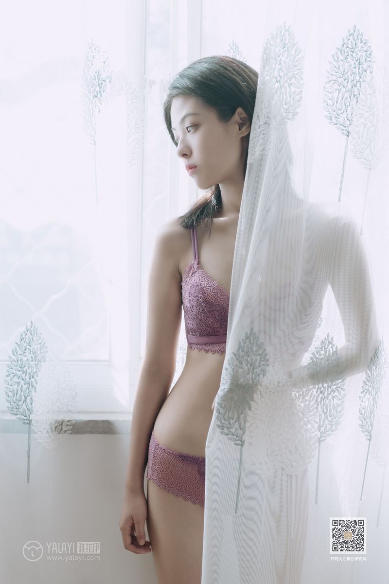 YALAYI雅拉伊美女模特含嫣蜜桃成熟时内衣诱惑养眼写真