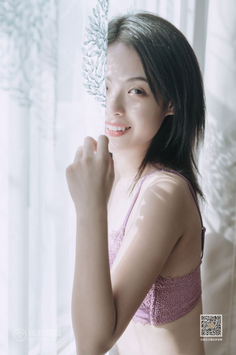 YALAYI雅拉伊美女模特含嫣蜜桃成熟时内衣诱惑养眼写真