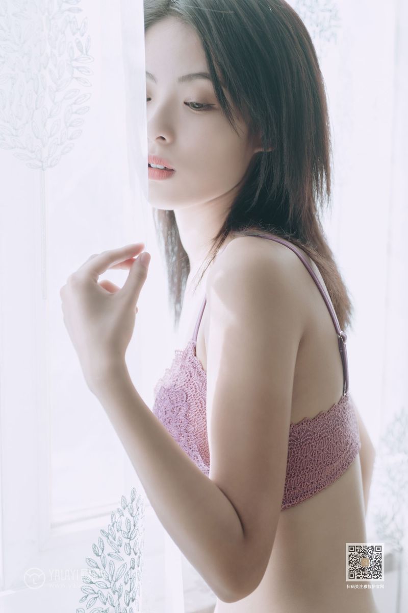 YALAYI雅拉伊美女模特含嫣蜜桃成熟时内衣诱惑养眼写真