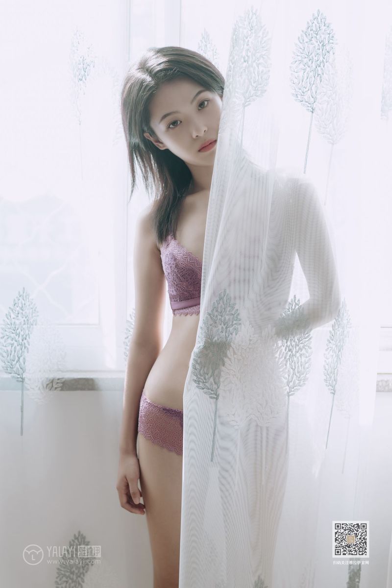 YALAYI雅拉伊美女模特含嫣蜜桃成熟时内衣诱惑养眼写真