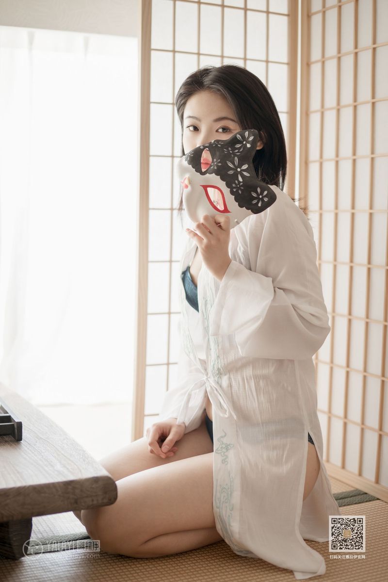 YALAYI雅拉伊美女模特含嫣和风猫女面具内衣诱惑动人写真