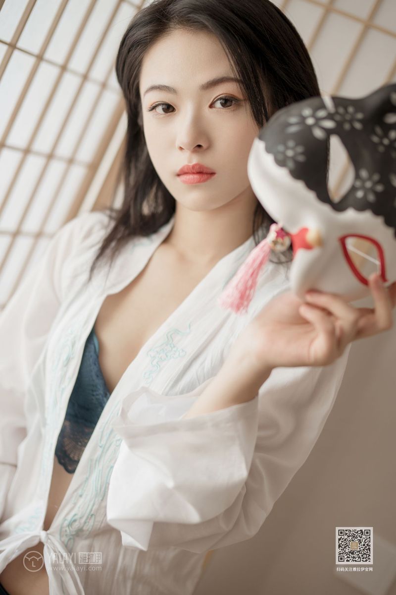 YALAYI雅拉伊美女模特含嫣和风猫女面具内衣诱惑动人写真